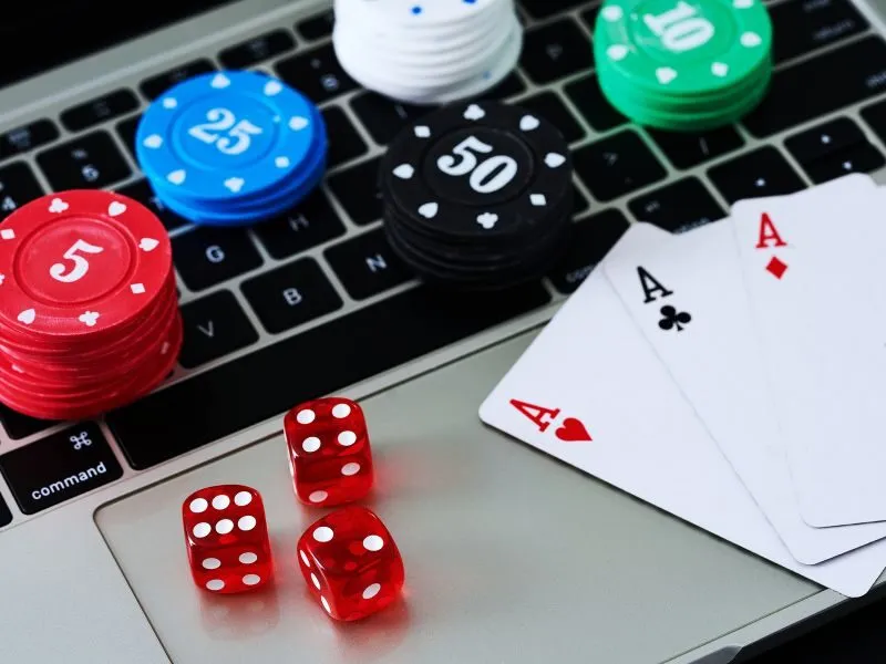 Game bài phỏm tá lả là gì?